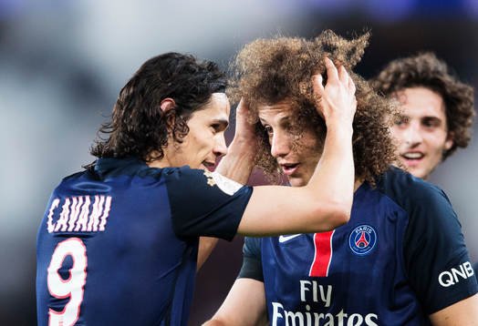 s Edinson Cavani och David Luiz jublar efter 3-1-målet under fotbollsmatchen i Ligue 1 mellan Paris SG och Reims den 23 maj 2015 i Paris.