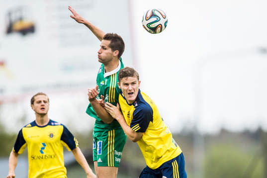 Ljungskiles Gabriel Altemark-Vanneryr (v) och (ä/Eric Robert Pothast (h)under fotbollsmatchen i Superettan mellan Ljungskile och Ängelholm  den 24 maj 2015 i Ljungskile.