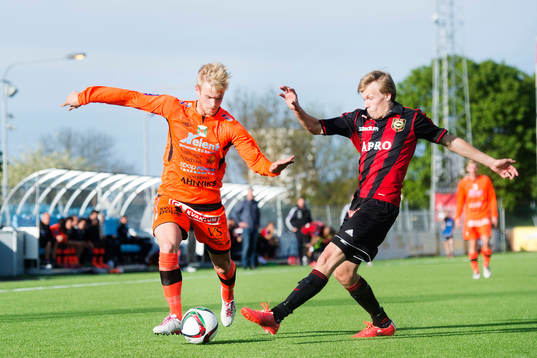 Varbergs Mats André Kaland och Brommapojkarnas Jonathan Augustinsson