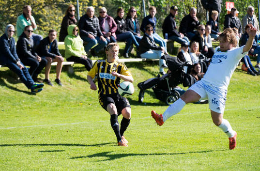 IFK Hässleholms  Philip Bengtsson i matchen i division 2 mellan Österlen och IFK Hässleholm i Skillinge 24  maj 2015.