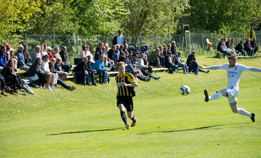 IFK Hässleholms  Philip Bengtsson i matchen i division 2 mellan Österlen och IFK Hässleholm i Skillinge 24  maj 2015.
