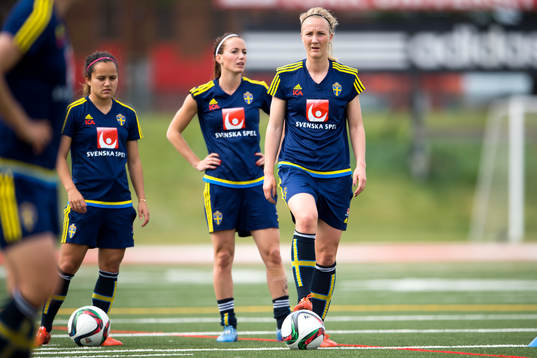 Sveriges Malin Diaz, Kosovare Asllani och Emma Lundh