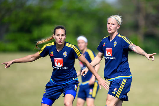 Sveriges Charlotte Rohlin och Nilla Fischer