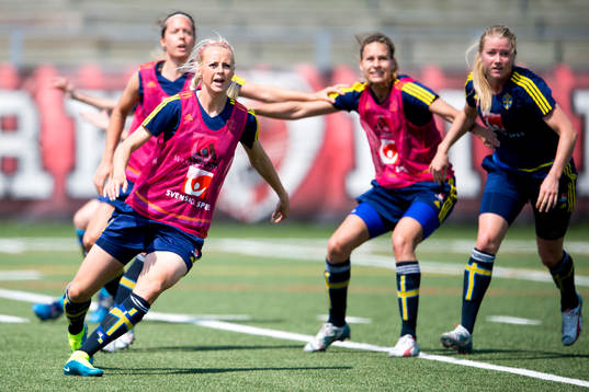 Sveriges Amanda Ilestedt, Charlotte Rohlin och Jenny