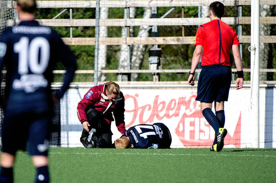 Utsiktens Robin Jonsson skadas