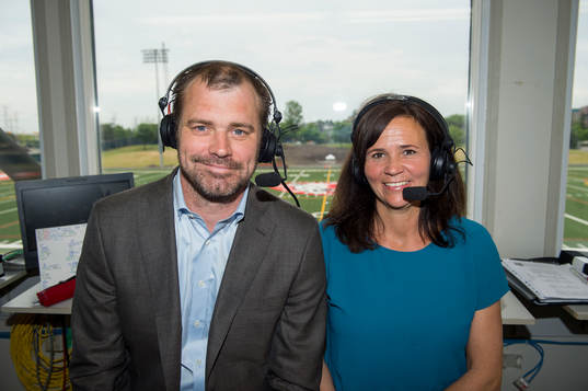 Daniel Kristiansson och Malin Swedberg, kommentatorer på