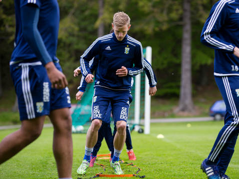 IFK Göteborgs Sören Rieks värmer upp