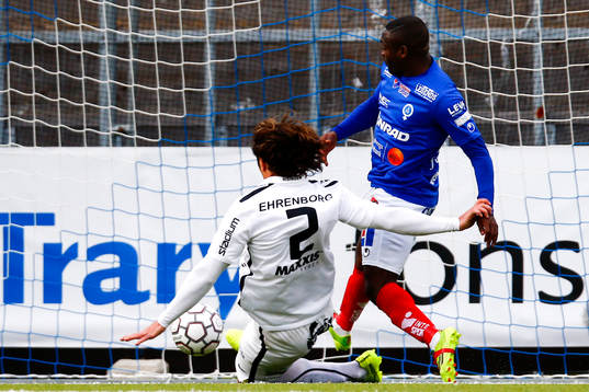 Åtvidabergs John Owoeri gör 1-0