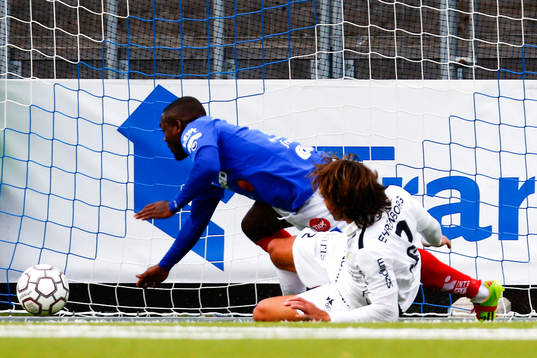 Åtvidabergs John Owoeri gör 1-0