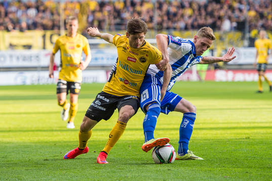 Kamp mellan Elfsborgs Arber Zeneli och IFK Göteborgs
