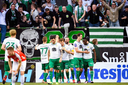 Hammarbys Linus Hallenius jublar efter 2-2