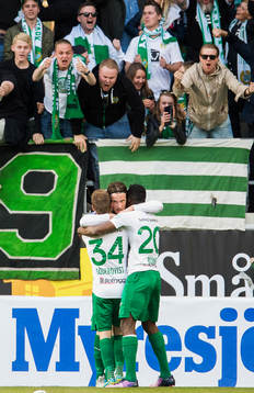 Hammarbys Linus Hallenius jublar