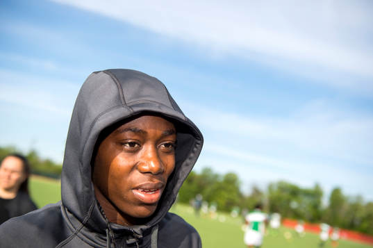 Nigerias Asisat Oshoala bli intervjuad