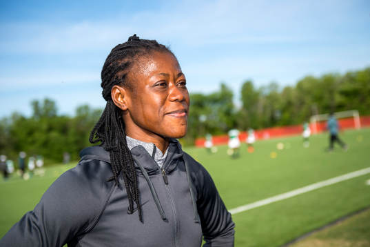 Nigerias målvakt Precious Dede