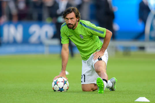 Juventus Andrea Pirlo värmer upp