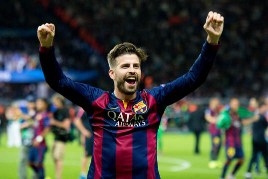 Barcelonas Gerard Pique jublar