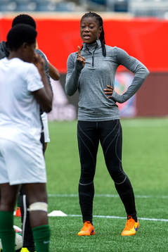 Nigerias målvakt Precious Dede
