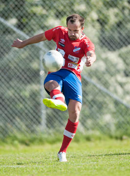 Höganäs Kastriot Sogajeva  i matchen i division 2 Västra Götaland mellan Höganäs BK och Assyriska BK i Höganäs 7 juni 2015.