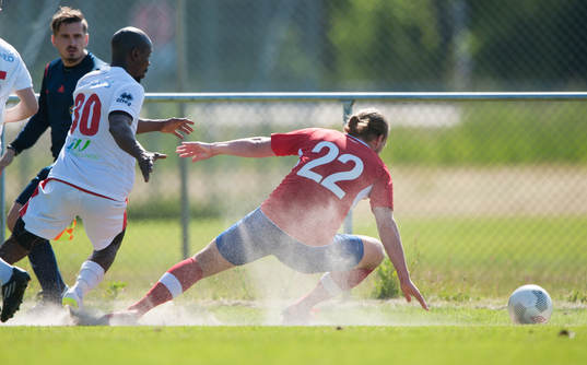 Assyriskas Jimmy Dixon och Höganäs Måns Carlsen i