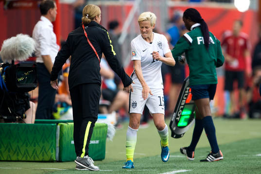s Megan Rapione jublar under fotbollsmatchen i VM mellan USA och Australien den 8 juni 2015 i Winnipeg.
