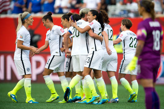 USA jublar efter 2-1 av Christen Press