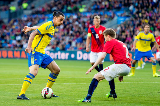 Sveriges Zlatan Ibrahimovic och Norges Tom Högli
