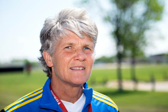 Sveriges förbundskapten Pia Sundhage blir intervjuad