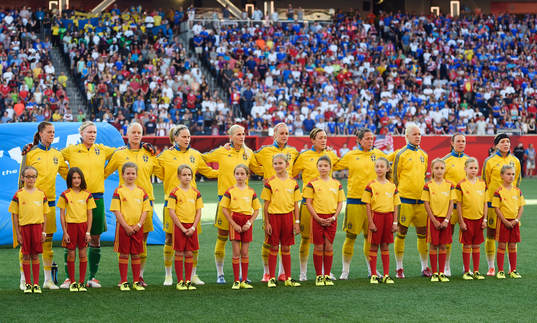 Sveriges Lotta Schelin, målvakt Hedvig Lindahl, Nilla