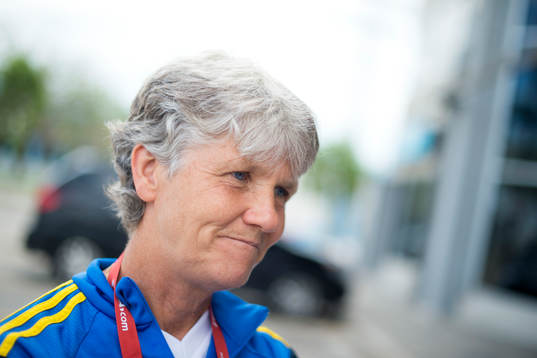 Sveriges förbundskapten Pia Sundhage blir intervjuad