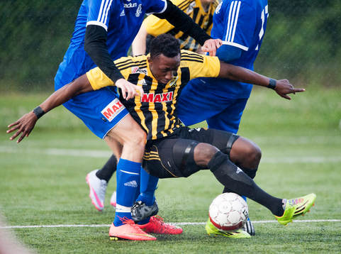 IFK Hässleholms Waxiu Shehu i matchen i division 2 mellan Kvarnby och IFK Hässleholm i Malmö 18 juni 2015.