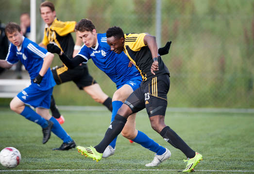 IFK Hässleholms Waxiu Shehu i matchen i division 2 mellan Kvarnby och IFK Hässleholm i Malmö 18 juni 2015.