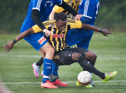 IFK Hässleholms Waxiu Shehu i matchen i division 2 mellan Kvarnby och IFK Hässleholm i Malmö 18 juni 2015.