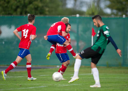 Höganäs Kastriot Sogojeva jublar efter sitt andra mål med Boris Vidovic och Marcus Karlsson