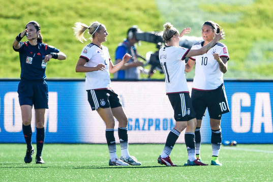 Jubel efter Tysklands Dzsenifer Marozsan gjort 4-1