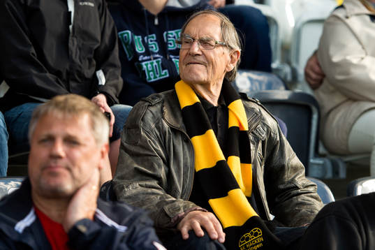 Häckensupportern Tage Högberg, 92 år,