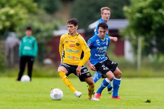 Elfsborgs Liridon Gashi och Halmstads Sead Haksabanovic