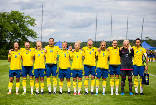Sveriges startelva, fr.v Michelle De Jongh, Emma Jansson,