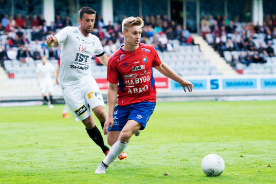 Östers Denis Velic och Örgrytes Sebastian Olsson