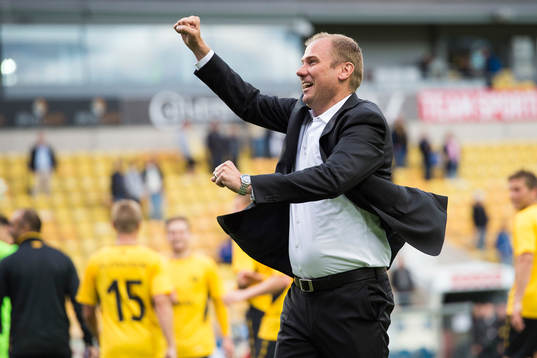 Elfsborgs manager Magnus Haglund jublar