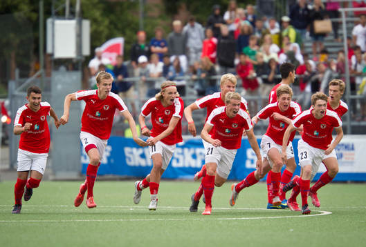  Frank Arhin gör mål undeer Semifinal Kalmar FF - Brommapojkarna på Heden i Göteborg. 