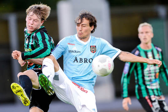 Varbergs Anton Liljenbäck och Brommapojkarnas Filip Tronét