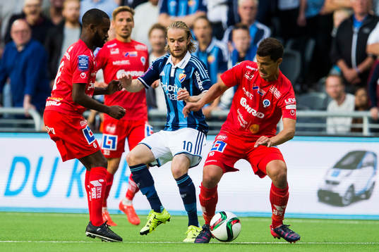 Djurgårdens Daniel Berntsen (m) mot Åtvidabergs Ammar