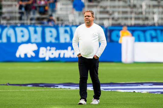 Åtvidabergs tränare Roar Hansen  innan fotbollsmatchen i