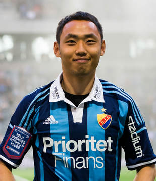 Djurgårdens nyförvärv Seon Min Moon presenterar i