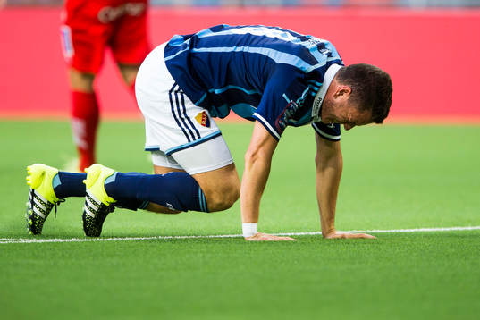 Djurgårdens Kerim Mrabti grinar illa