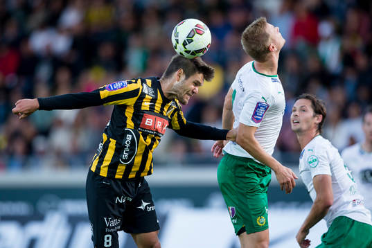 Häckens Ivo Pekalski mot Hammarbys Erik Israelsson