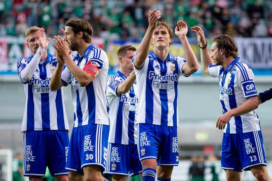 IFK Göteborgs Sebastian Eriksson, Mattias Bjärsmyr, Jakob Ankersen, Thomas Rogne och Gustav Svensson går och tackar klacken