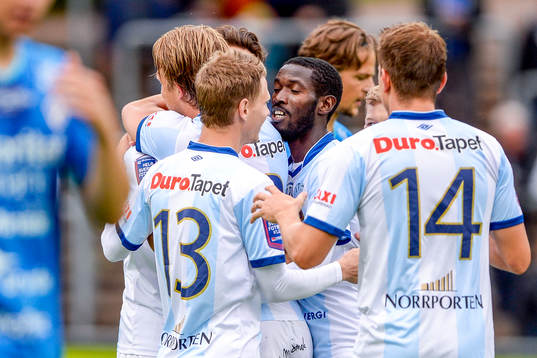 Jubel efter 0-1 av Gefles Anders Bååth-Sjöblom 