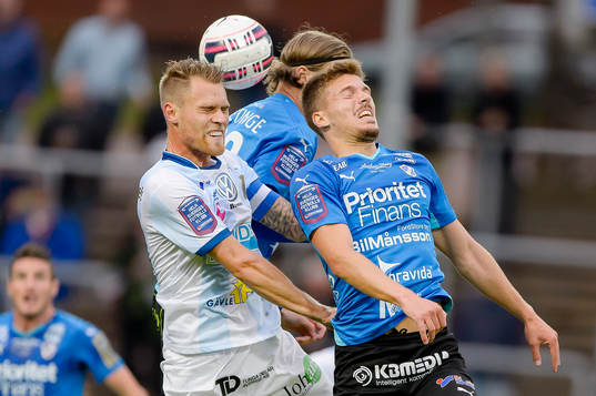 Gefles David Fällman och Halmstads Shkodran Maholli