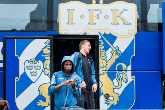 IFK Göteborgs Saban Lawson och målvakt Marcus Sandberg